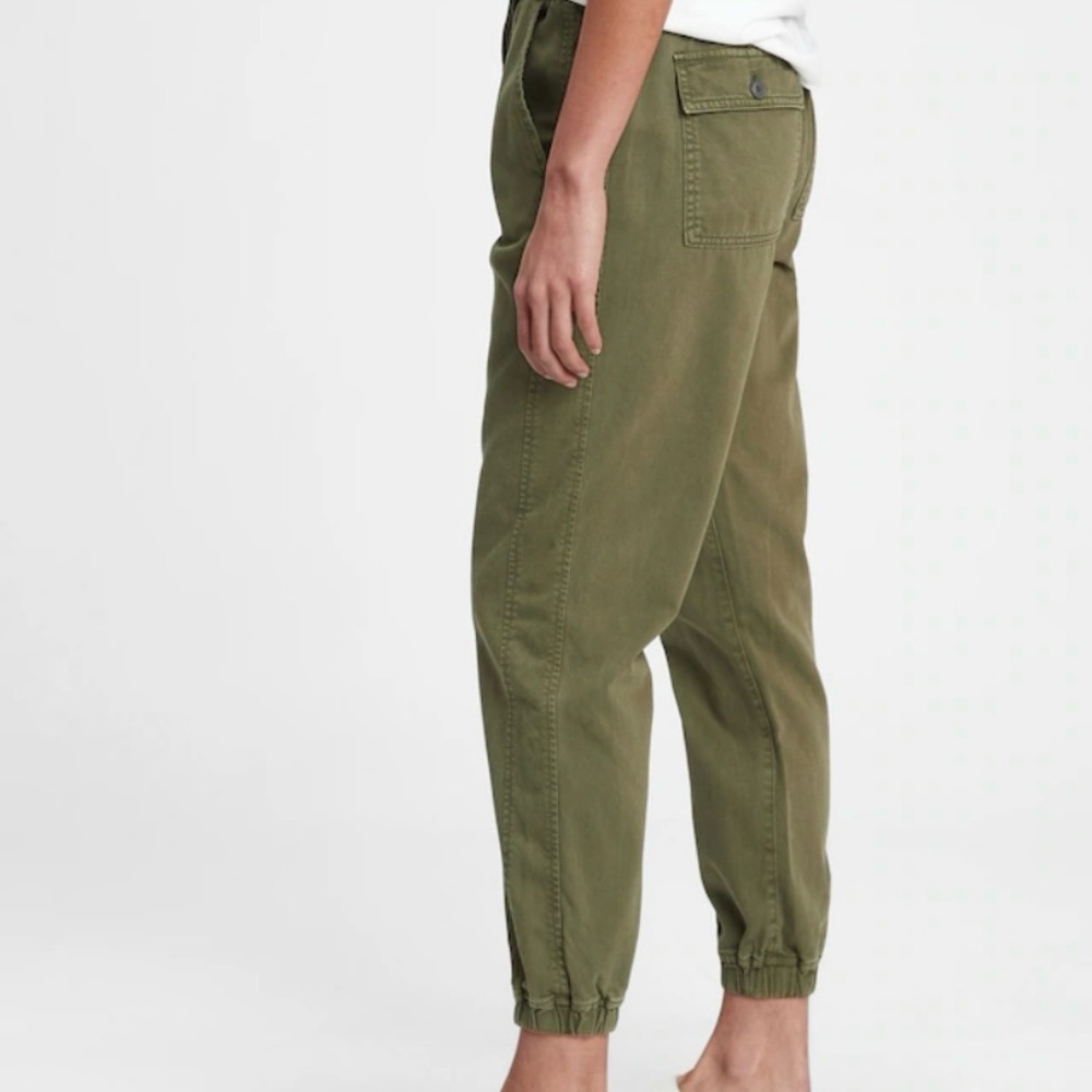 Gap Pull-On Joggers • Desert Cactus Green • S Tall
